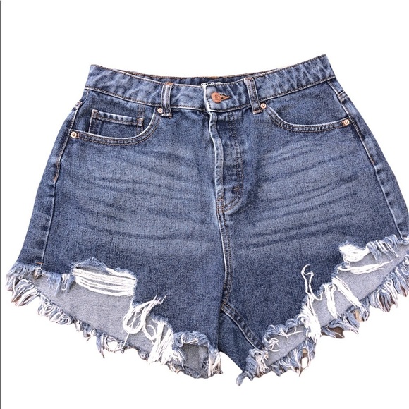 wild fable Pants - Wild Fable size 6 high rise distressed denim short